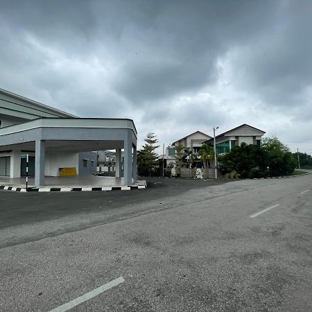 No 61 Nazirin Homestay Tmn Indah Raya 2 Manjung Lumut Eksteriør billede