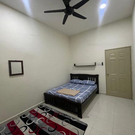 No 61 Nazirin Homestay Tmn Indah Raya 2 Manjung Lumut Eksteriør billede