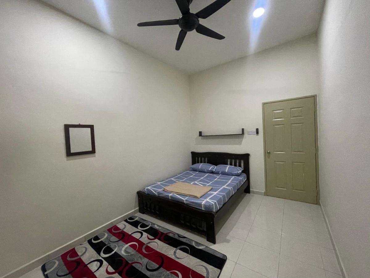 No 61 Nazirin Homestay Tmn Indah Raya 2 Manjung Lumut Eksteriør billede